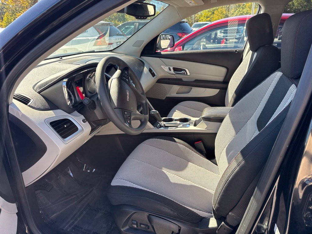 Used 2017 GMC Terrain SLE FWD image 4