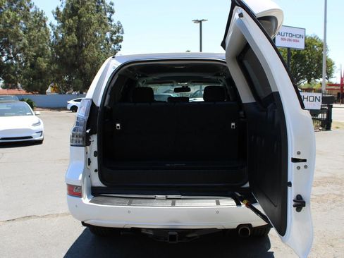 Used 2018 Lexus GX 460 Luxury AWD/4WD image 39