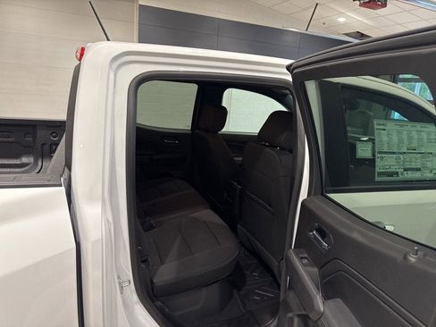 New 2025 GMC Canyon Elevation w/ Convenience Package image 14