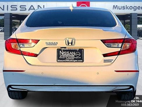 Used 2019 Honda Accord Touring image 6