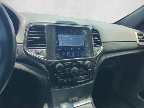 Used 2021 Jeep Grand Cherokee Laredo X AWD/4WD image 14