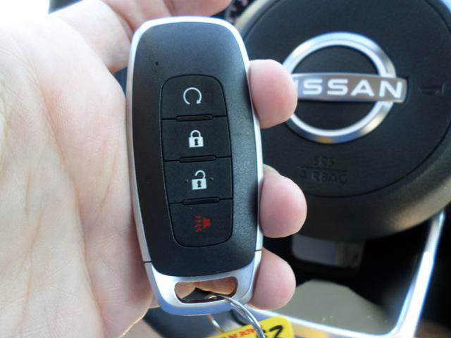 Used 2023 Nissan Rogue SV AWD/4WD image 21