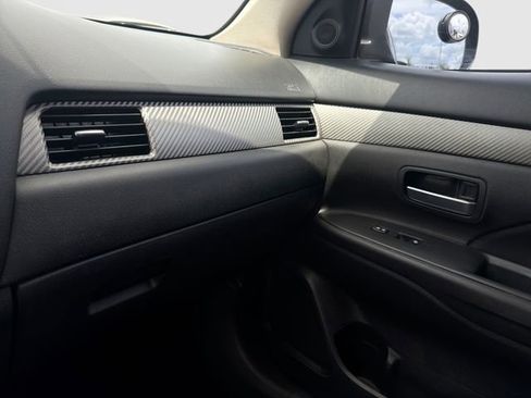 Used 2017 Mitsubishi Outlander ES FWD image 26