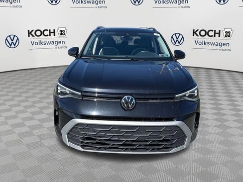 Used 2025 Volkswagen Taos SE AWD/4WD image 2