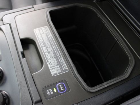 Used 2017 Lexus LX 570 4WD w/ Luxury Package image 66