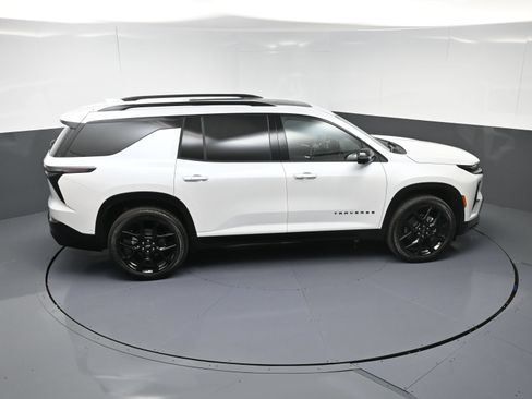 Used 2025 Chevrolet Traverse RS w/ LPO, Floor Liner Package FWD image 37