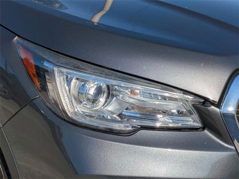 Used 2022 Subaru Ascent Touring image 9