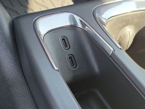 New 2026 Chevrolet Equinox EV LT image 11