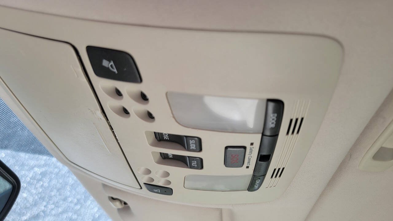 Used 2010 Lexus IS 250 w/ Preferred Accessory Package RWD image 32