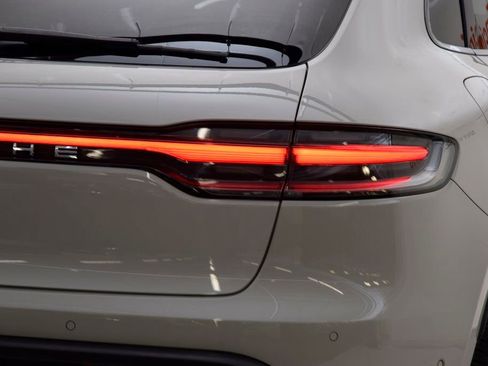 Used 2023 Porsche Macan S image 7