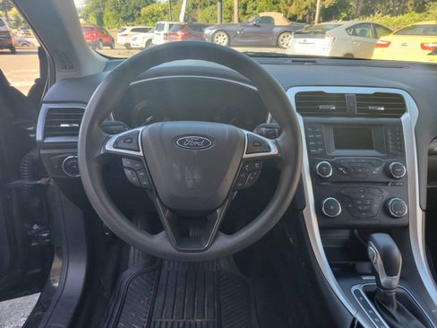 Used 2014 Ford Fusion S FWD image 12