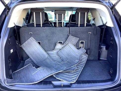 Certified 2023 Subaru Ascent Limited w/ Technology Package image 32