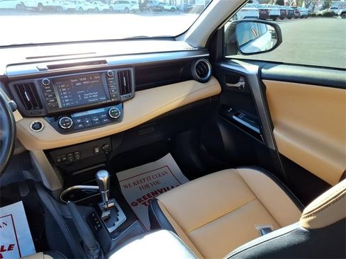 Used 2018 Toyota RAV4 Limited image 10