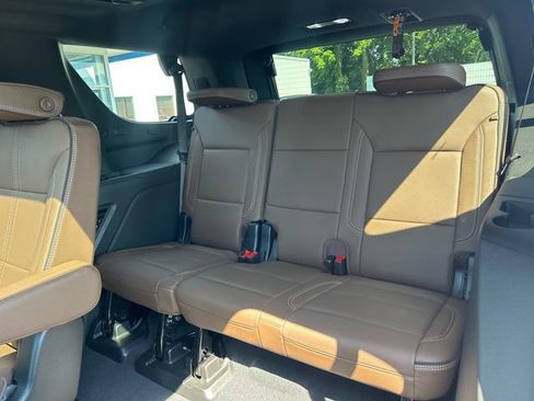 Used 2025 Chevrolet Tahoe High Country AWD/4WD image 34