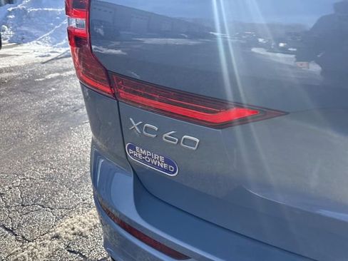 Used 2024 Volvo XC60 B5 Plus image 7