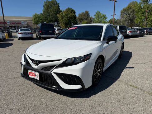Used 2021 Toyota Camry SE FWD image 7