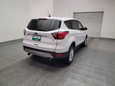 Used 2019 Ford Escape SE FWD image 9