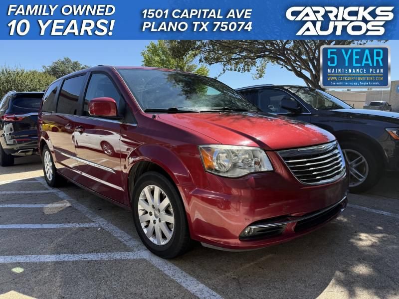 Used 2016 Chrysler Town & Country Touring FWD image 1