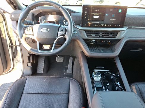 Used 2025 Ford Explorer Platinum w/ Ultimate Package image 12