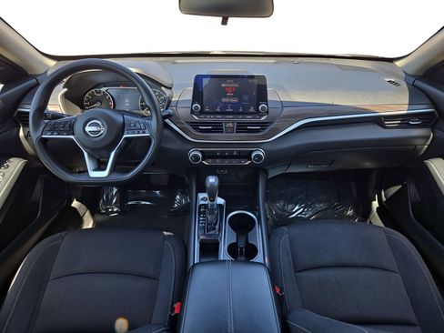 Used 2024 Nissan Altima 2.5 SV FWD image 9