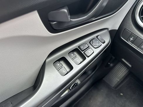 Used 2023 Hyundai Kona SEL AWD/4WD image 14