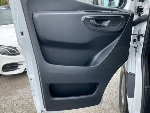 Used 2022 Mercedes-Benz Sprinter 2500 image 22