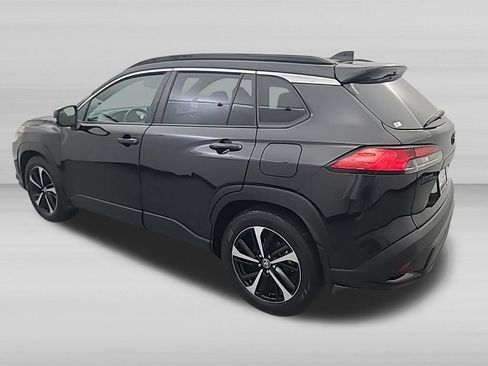 Used 2023 Toyota Corolla Cross AWD Hybrid w/ Convenience Package image 8