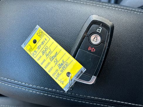 Used 2020 Ford Escape SE image 35