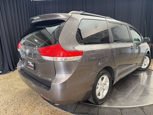 Used 2011 Toyota Sienna LE FWD image 6