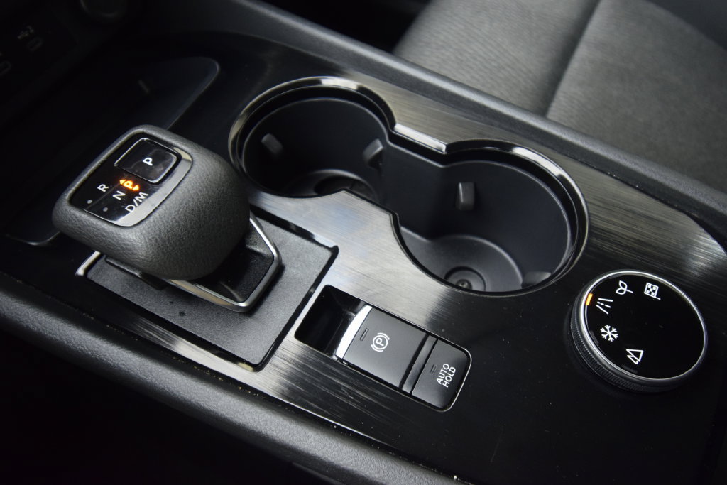 Used 2025 Nissan Rogue SV AWD/4WD image 19