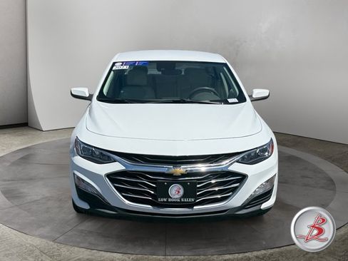 Used 2023 Chevrolet Malibu LT FWD image 2