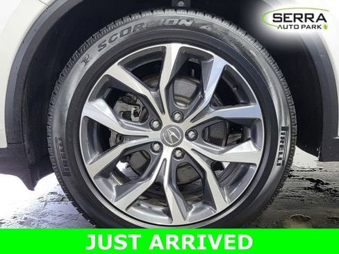 Certified 2023 Acura MDX SH-AWD w/ Technology Package image 9