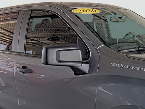 Used 2020 Chevrolet Silverado 1500 Custom w/ Custom Convenience Package AWD/4WD image 17