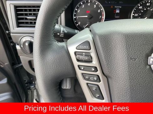 Used 2024 Nissan Titan SV w/ SV Convenience Package RWD image 11