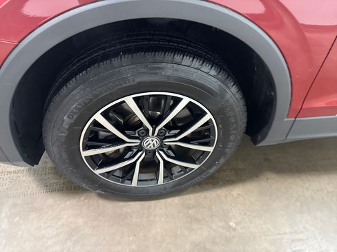 Certified 2021 Volkswagen Tiguan SE AWD/4WD image 9