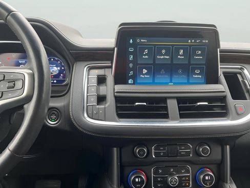 Used 2023 Chevrolet Suburban Premier w/ Advanced Technology Package image 25