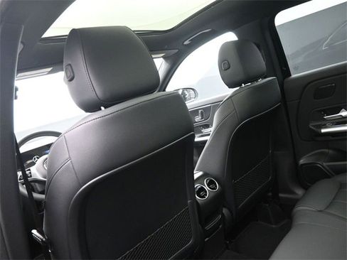 New 2025 Mercedes-Benz GLA 250 4MATIC image 10