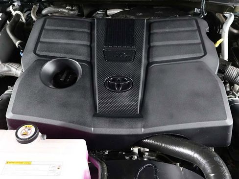 Used 2023 Toyota Tundra Limited image 15