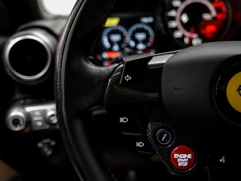 Used 2019 Ferrari 812 Superfast RWD image 17