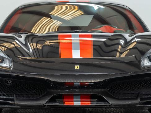 Used 2019 Ferrari 488 Pista Coupe RWD image 5