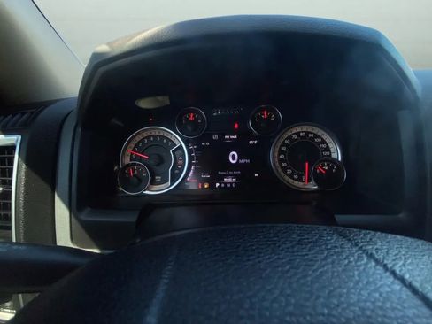 Used 2017 RAM 1500 Big Horn RWD image 10