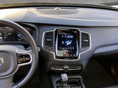 Used 2020 Volvo XC90 T5 Momentum w/ Protection Package image 6