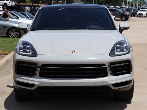 Used 2022 Porsche Cayenne Platinum Edition image 3