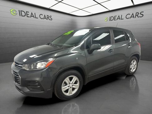 Used 2019 Chevrolet Trax LS w/ Tint and Cruise Package FWD image 1