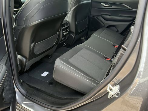 New 2025 Jeep Grand Cherokee 4WD image 21