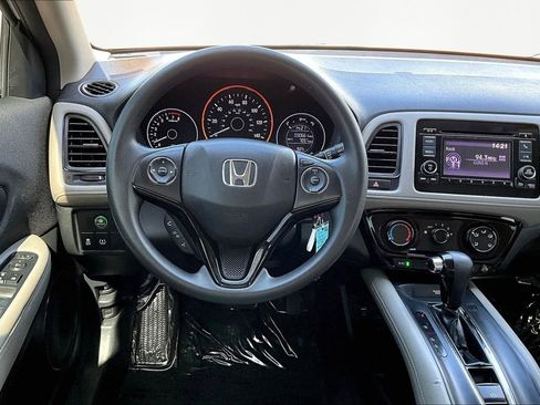 Used 2022 Honda HR-V LX image 5