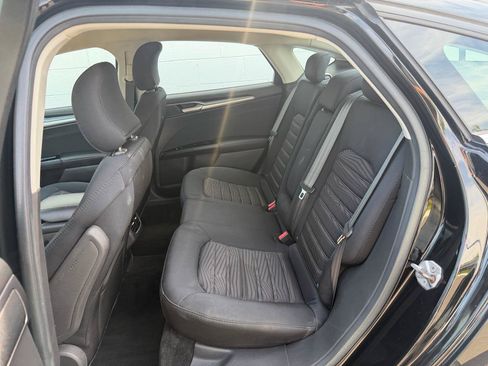 Used 2016 Ford Fusion SE FWD image 14