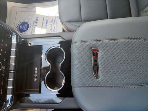New 2026 GMC Yukon AT4 w/ AT4 Premium Package AWD/4WD image 24