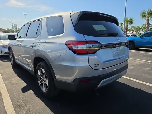 Used 2025 Honda Pilot EX-L image 11