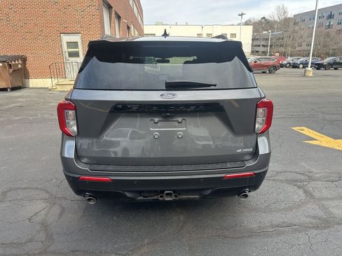 Used 2023 Ford Explorer XLT w/ Equipment Group 202A image 6